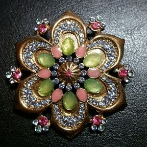 VINTAGE CRYSTAL BROOCH